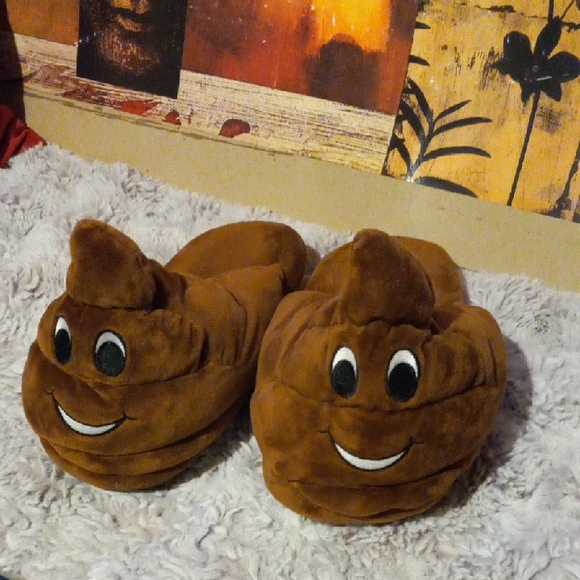 Brown Emoji Slippers - Picture 1 of 4